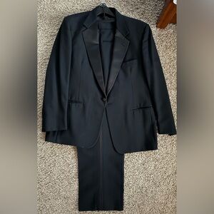 Henry's Formal Wear Tuxedo / Suit Set | Complete 2-Piece Black